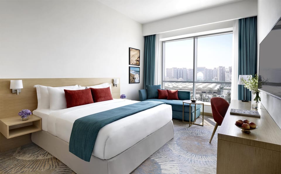 Minibar, in-room safe, individually decorated, individually furnished