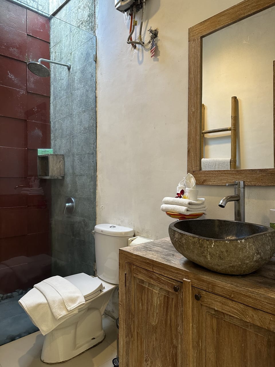 Deluxe Double Room | In-room safe, individually decorated, iron/ironing board, free WiFi