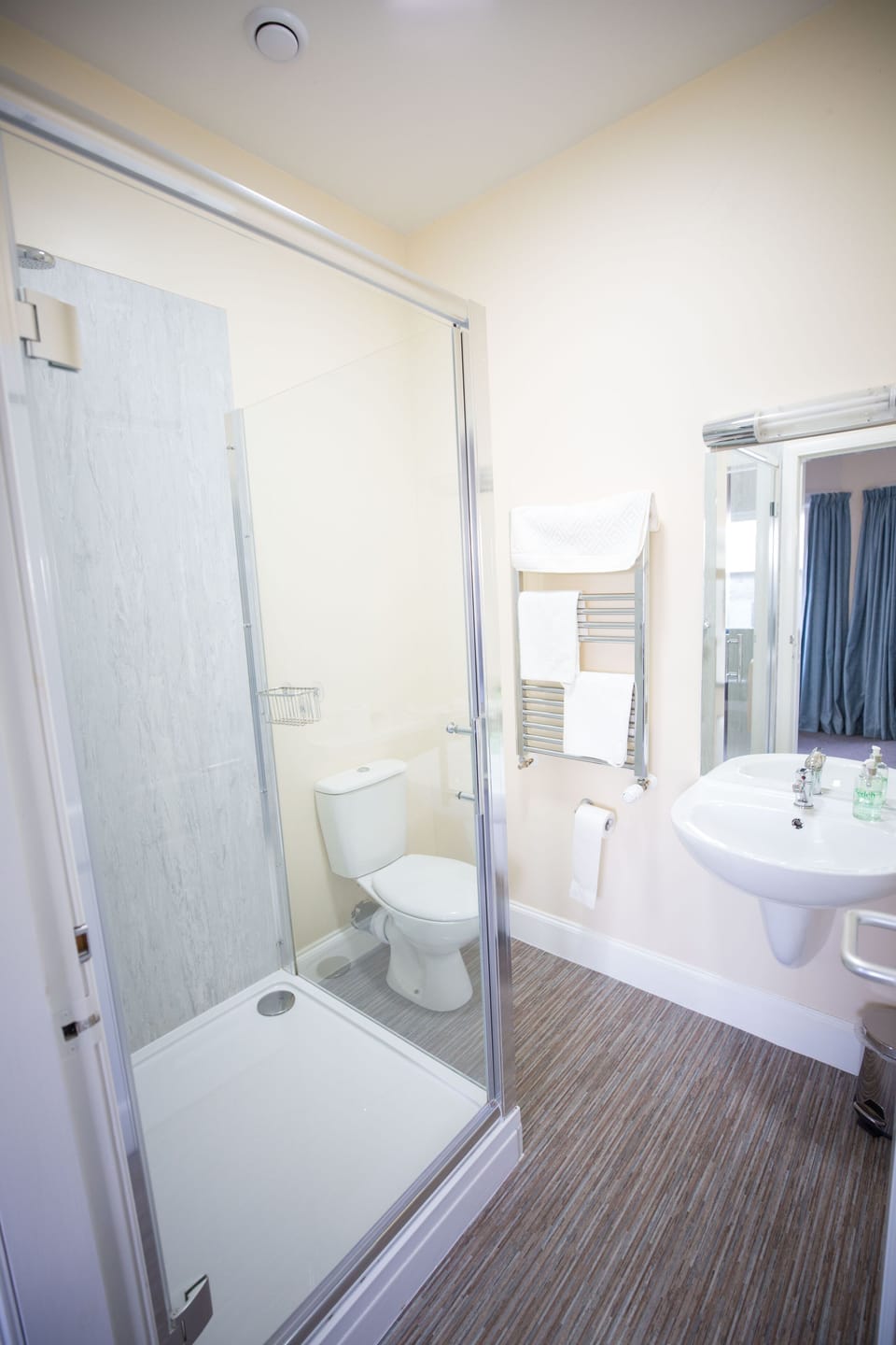 Double Room | Bathroom | Free toiletries, hair dryer, towels, soap