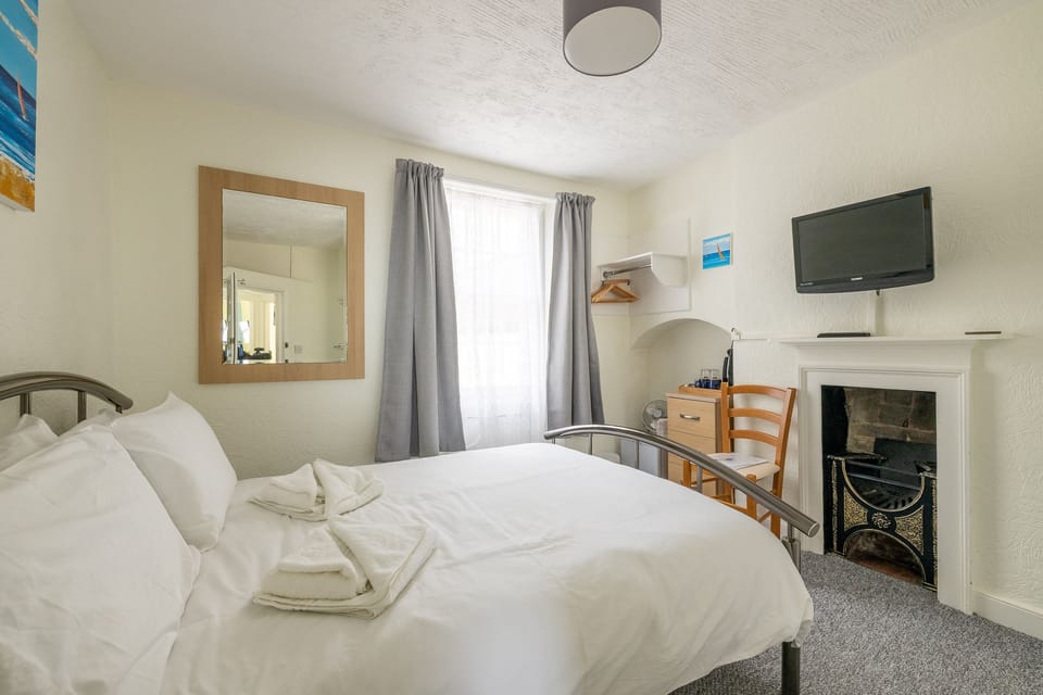Standard Double Room (Room 4) | Iron/ironing board, free WiFi, bed sheets
