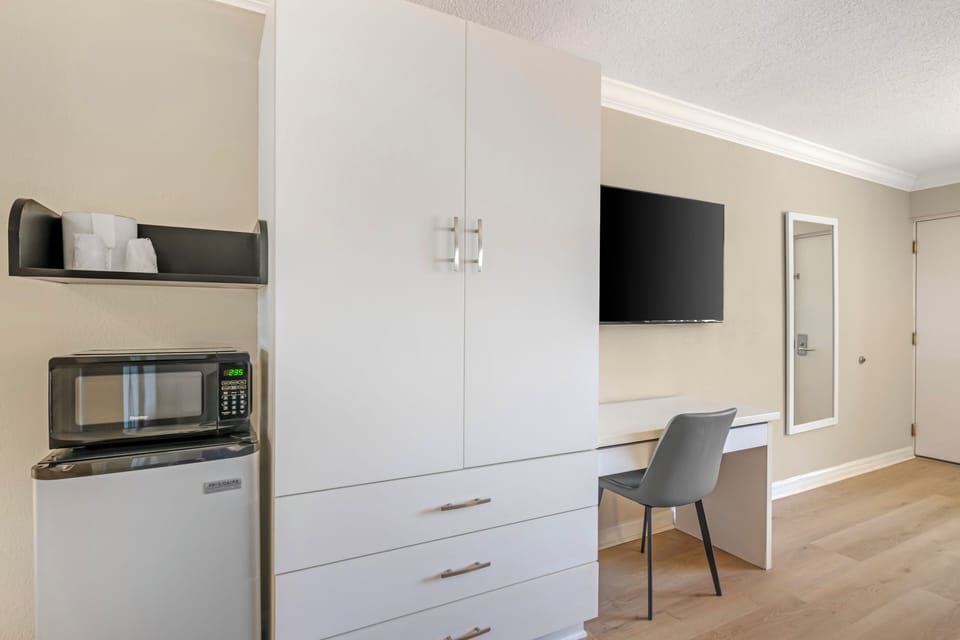 In-room safe, desk, laptop workspace, blackout drapes