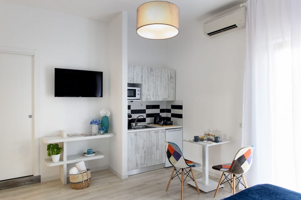 Deluxe Double Room | Private kitchen | Full-size fridge, microwave, stovetop, espresso maker