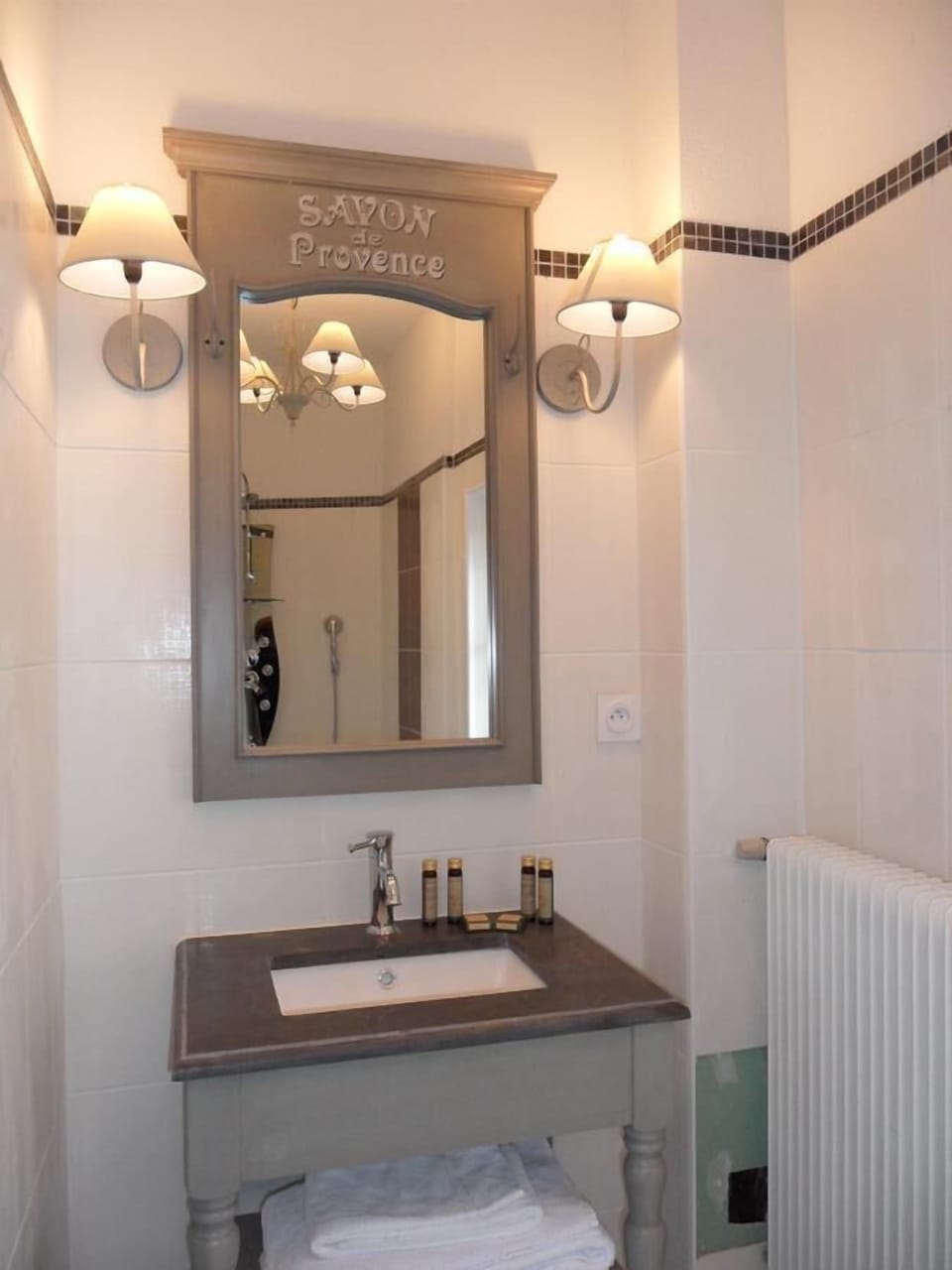 Double Room | Bathroom sink