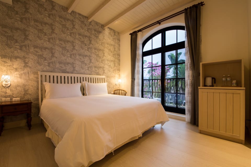 Double Room (301) | Desk, blackout drapes, free WiFi, bed sheets