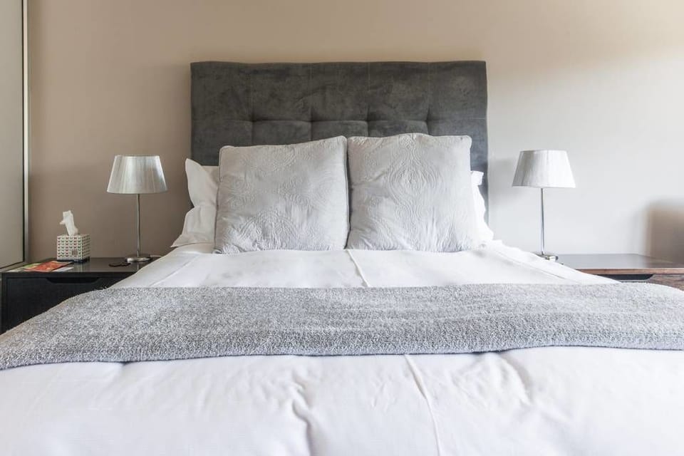 Double Room | Premium bedding, minibar, in-room safe, desk