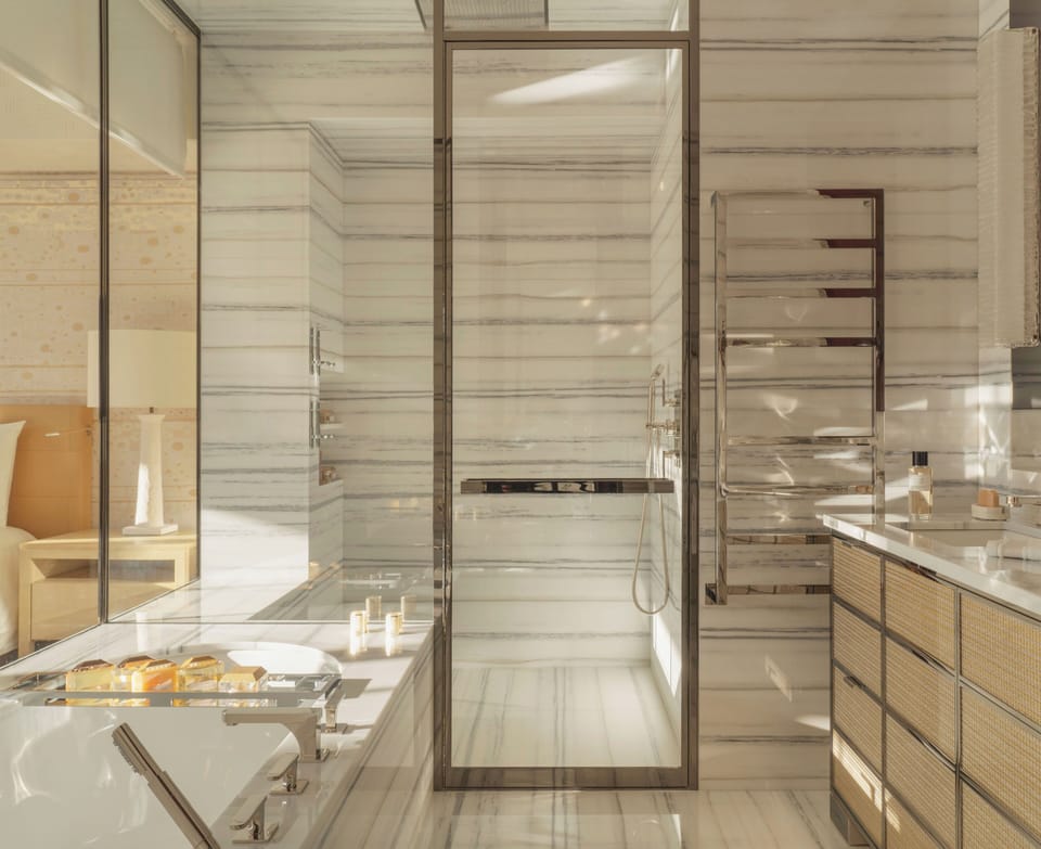 Deluxe Room (Louvre) | Bathroom | Free toiletries, hair dryer, bathrobes, slippers