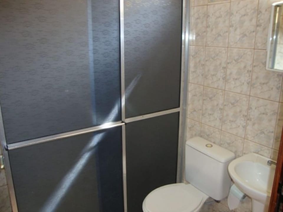 Standard Double Room | Bathroom | Shower, towels