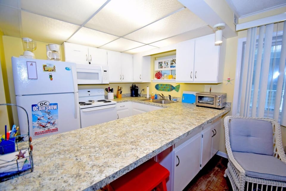 Condo, 2 Bedrooms | Private kitchen | Fridge, coffee/tea maker, toaster