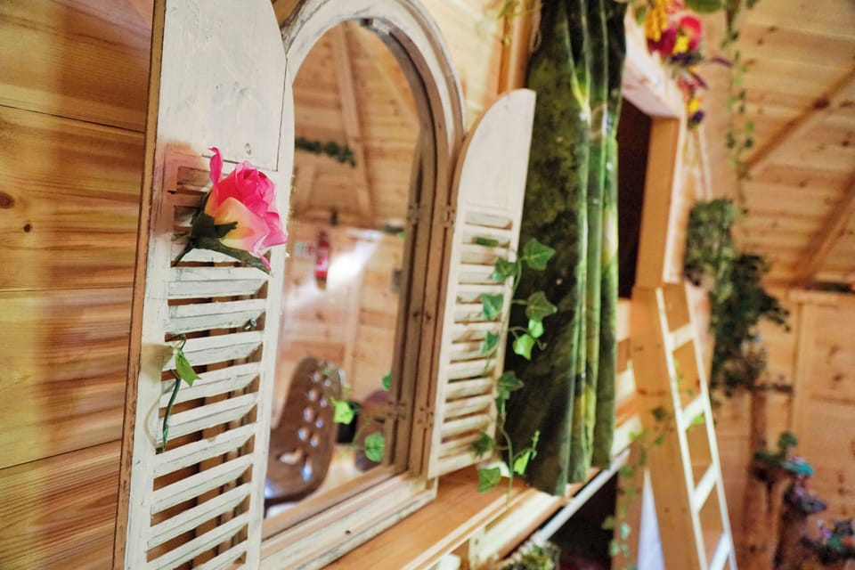 Kits Coty Glamping Hotel in Maidstone