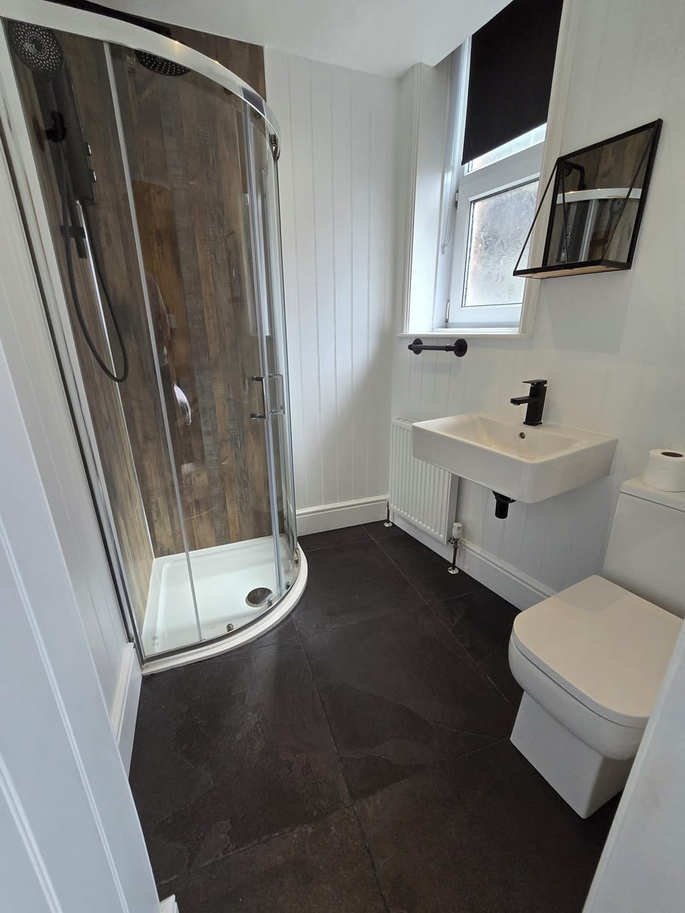 Deluxe Twin Room | Blackout drapes, iron/ironing board, free WiFi, bed sheets