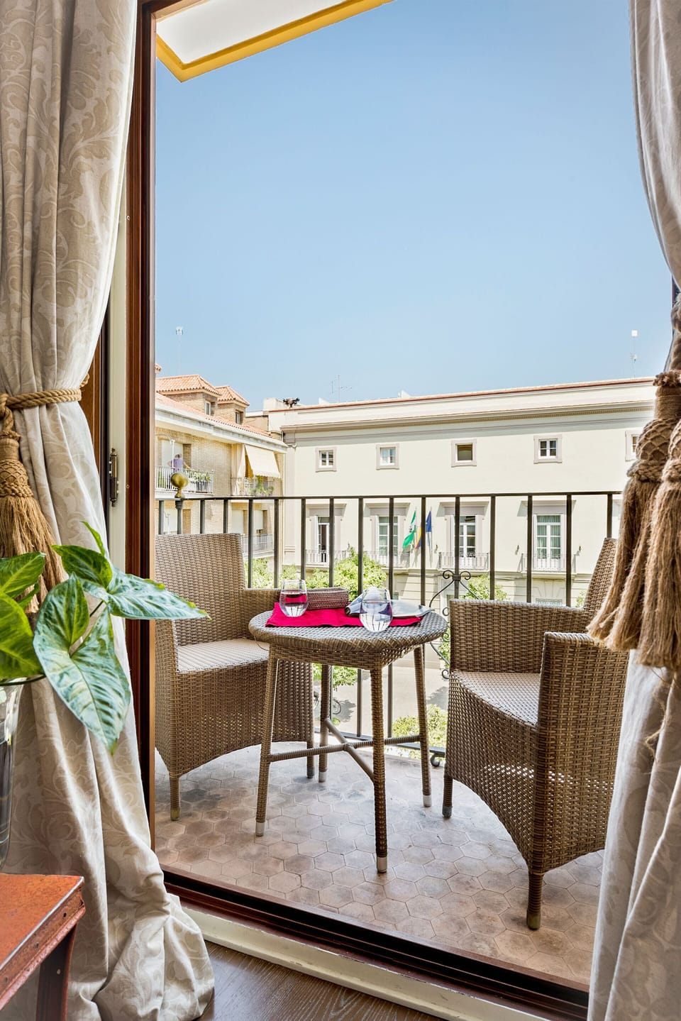 Apartment (2 Bedrooms) | Balcony