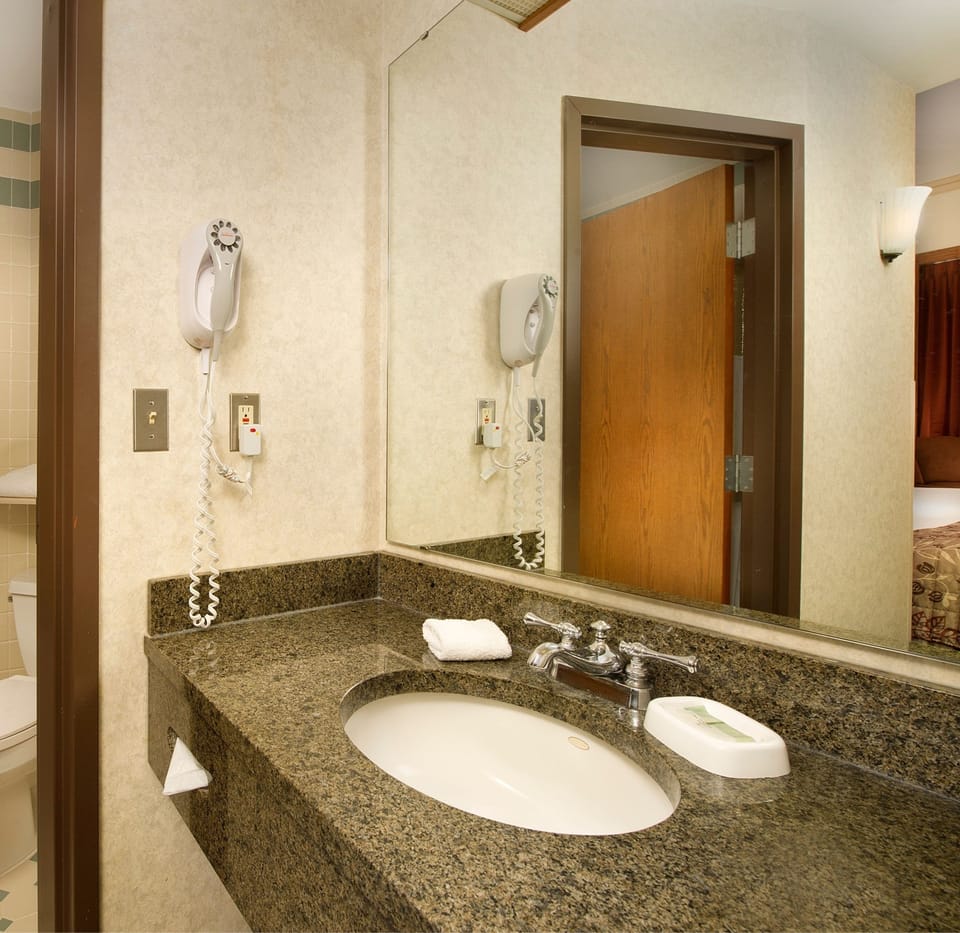 Bathroom sink