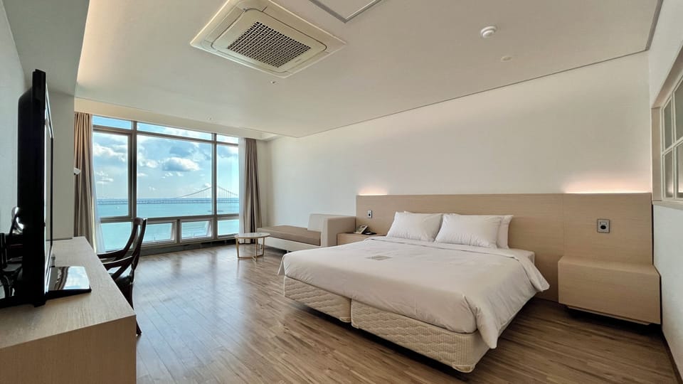 Premium Ocean Double Room | Premium bedding, desk, iron/ironing board (on request)