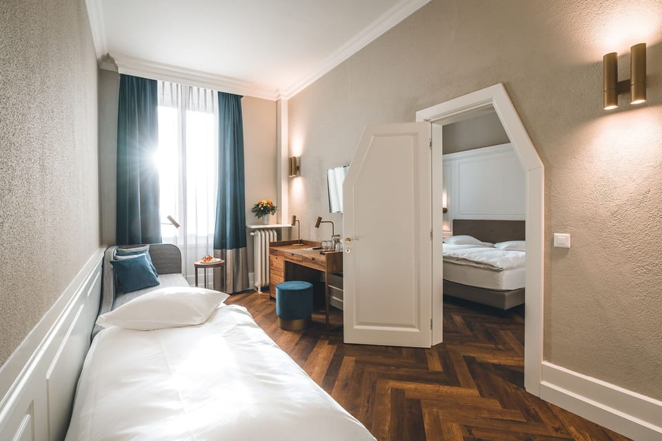 Boutique Double Room Deluxe | Minibar, in-room safe, free WiFi, bed sheets