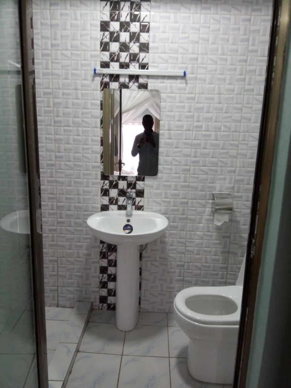 Superior Room | Bathroom | Shower, rainfall showerhead, towels, soap