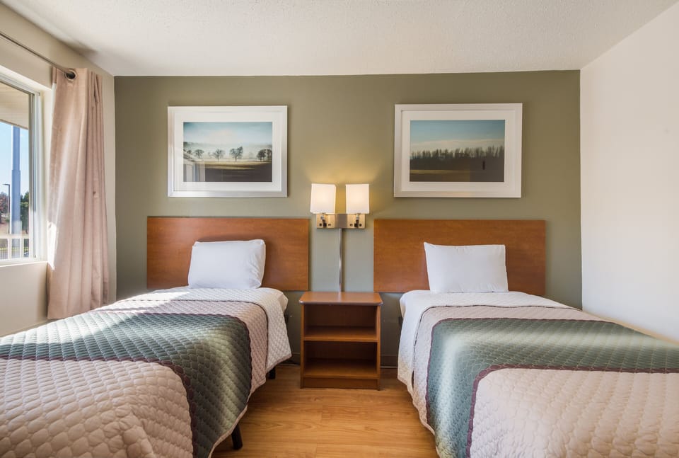 Studio, 2 Twin Beds, Non Smoking | Desk, free WiFi, bed sheets