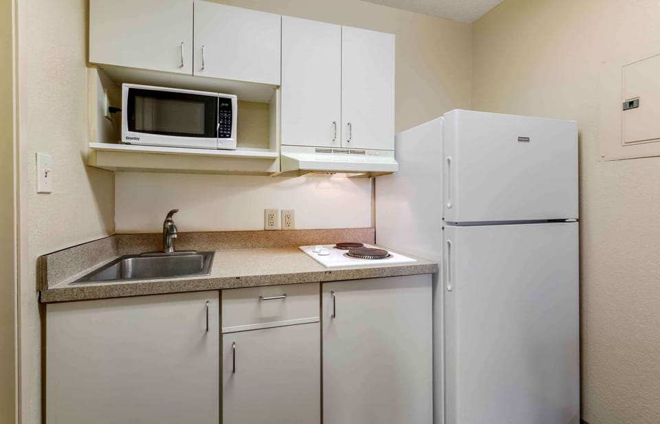 Studio, 2 Twin Beds, Non Smoking | Desk, free WiFi, bed sheets