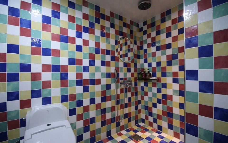 Standard Room | Bathroom | Free toiletries, hair dryer, towels