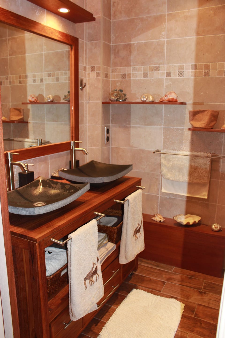 Premium Double Room | Bathroom | Shower, hair dryer, bathrobes, towels