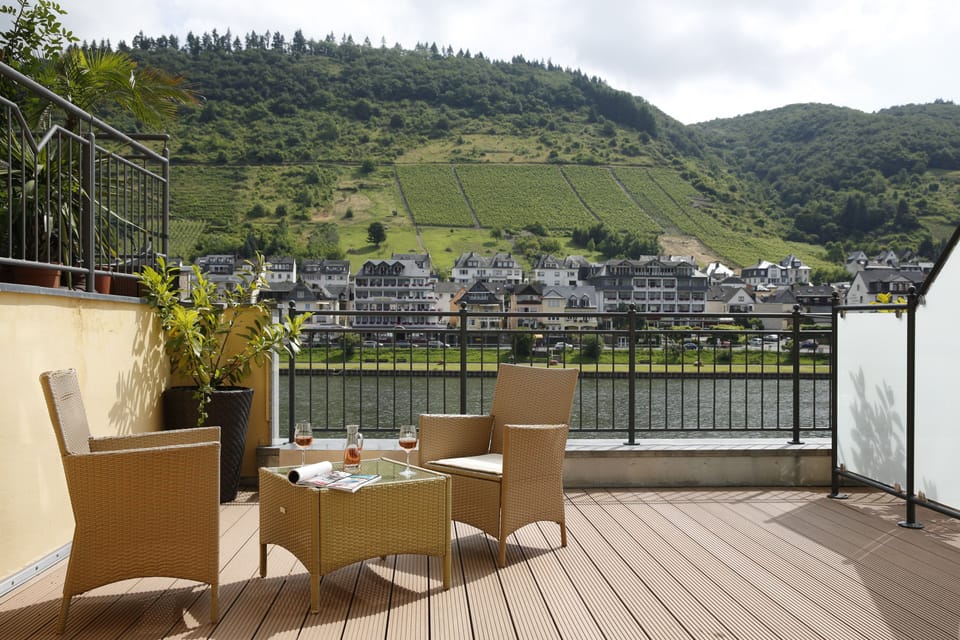 Double Room, Balcony, River View | Terrace/patio