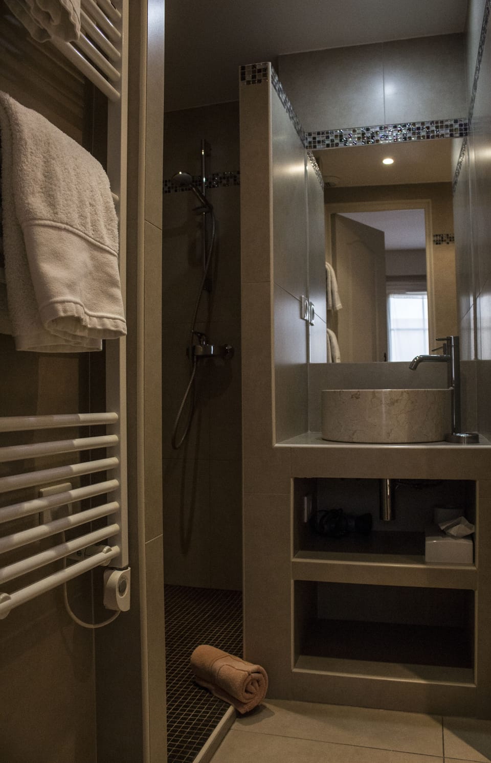 Shower, free toiletries, hair dryer, towels