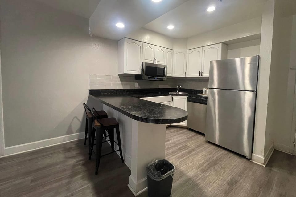 Apartment, 2 Bedrooms, Non Smoking | Premium bedding, down comforters, pillowtop beds, individually furnished