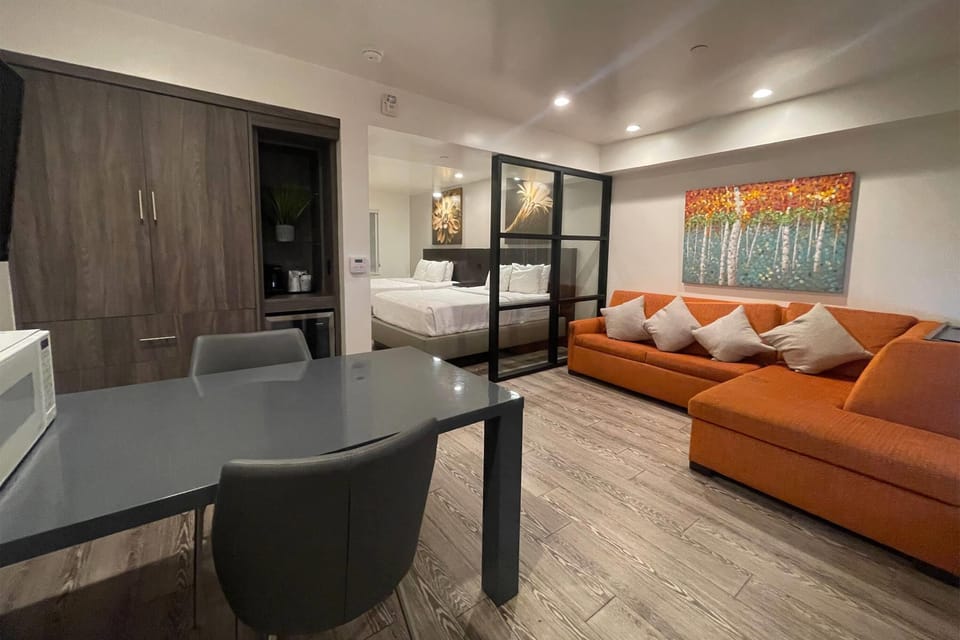 Deluxe Suite, 2 Queen Beds, Non Smoking | Premium bedding, down comforters, pillowtop beds, individually furnished