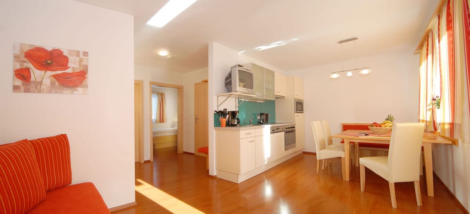 Comfort Apartment, 2 Bedrooms, Ground Floor | Living area | 40-inch flat-screen TV with cable channels, TV, table tennis