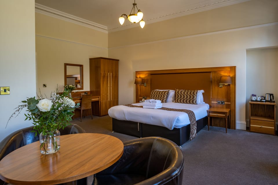 1 bedroom, premium bedding, in-room safe, desk