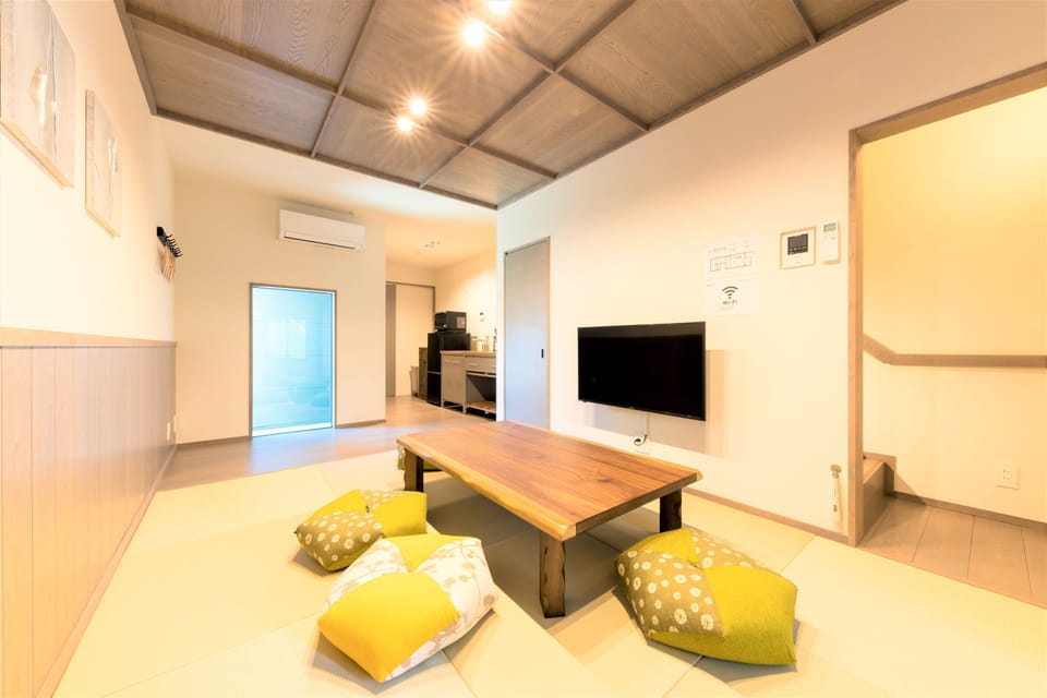 Standard | Living area | Flat-screen TV