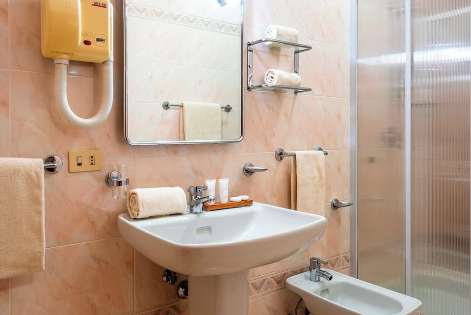 Bathroom sink