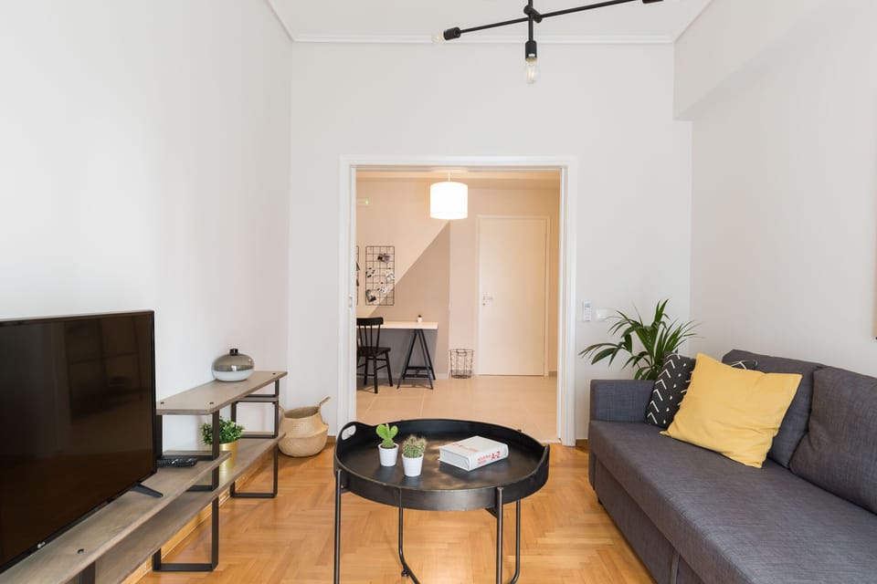 Apartment | Living area | 43-inch flat-screen TV with satellite channels, Smart TV, Netflix