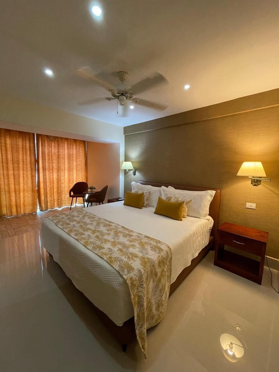 Gallery Suite | Premium bedding, minibar, in-room safe, desk