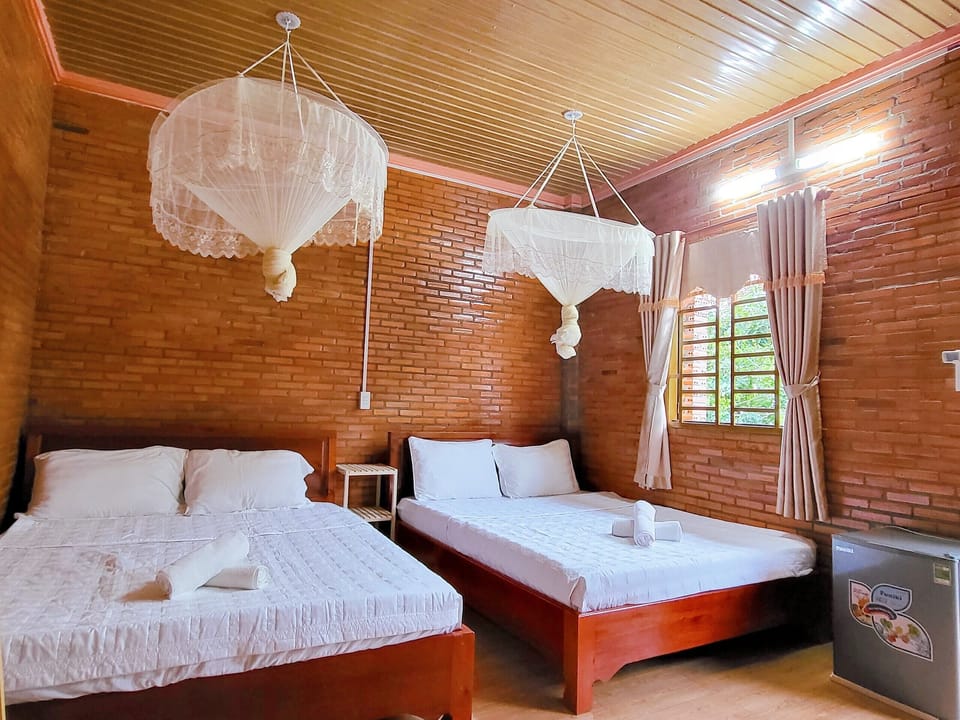 Family Room, Garden View | Hypo-allergenic bedding, down comforters, blackout drapes, free WiFi