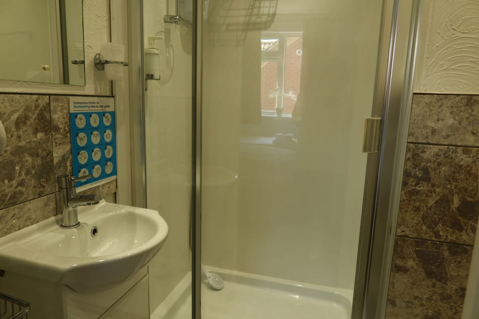Double or Twin Room, Ensuite | Bathroom