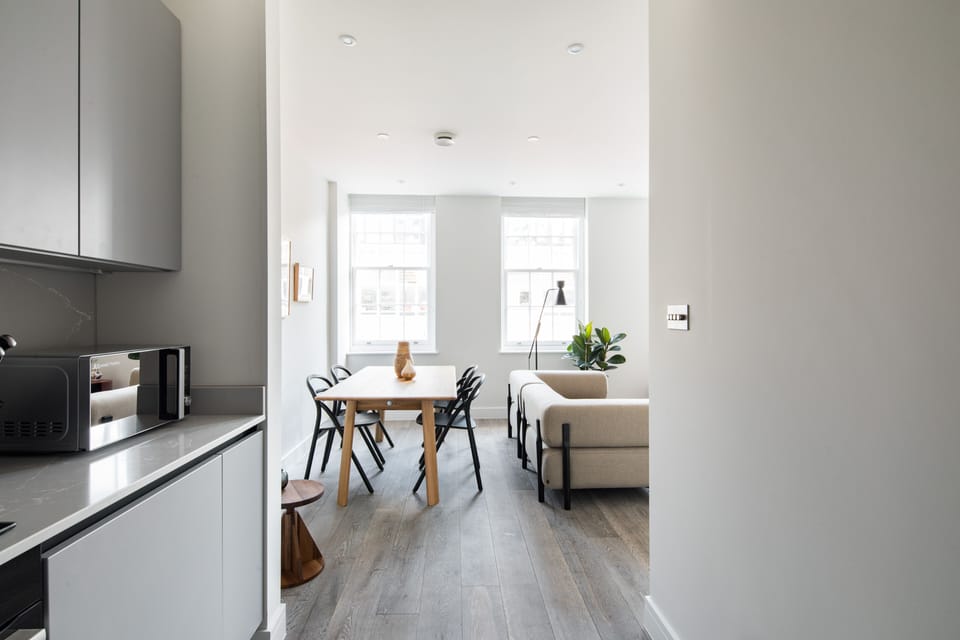 Superior Suite, 1 Bedroom | In-room dining