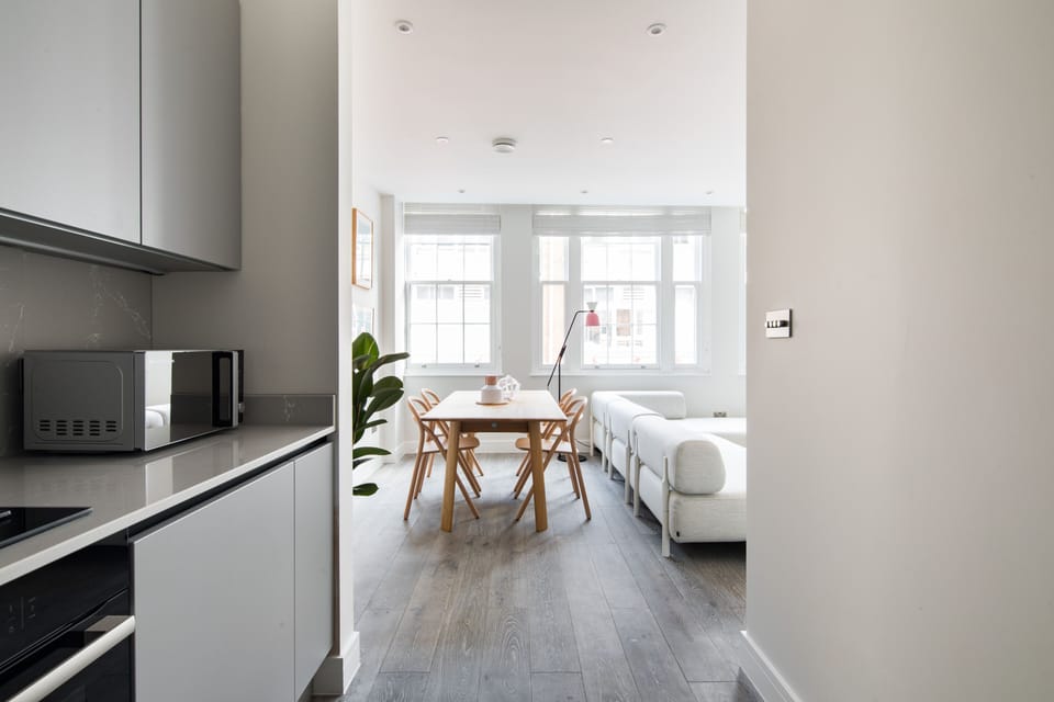 Superior Suite, 1 Bedroom | Private kitchen | Full-size fridge, microwave, oven, stovetop