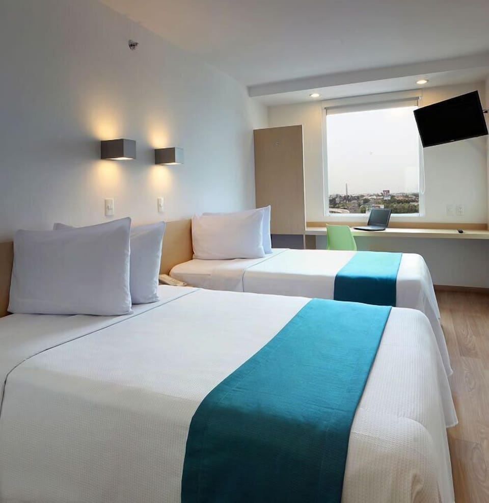 Superior Room, 2 Twin Beds | Desk, blackout drapes, cribs (free), WiFi (free)