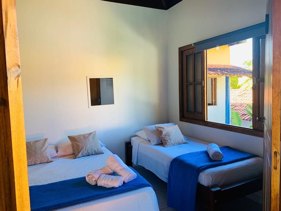 Minibar, free WiFi, bed sheets