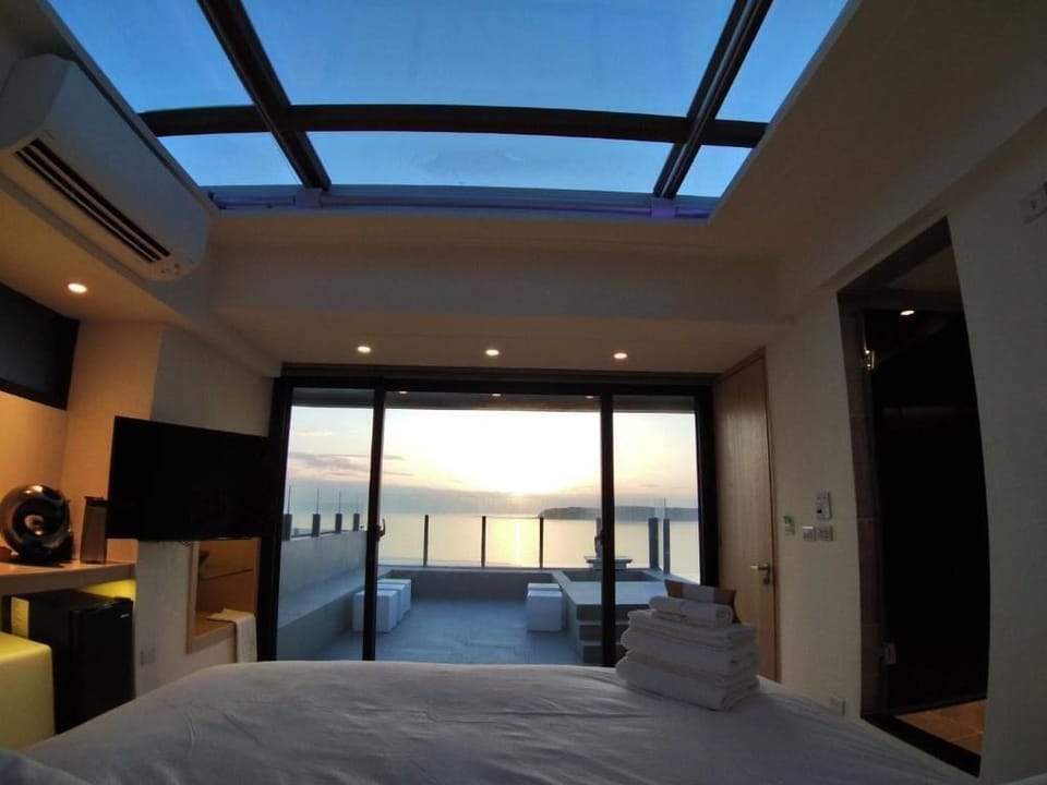 Panoramic Double Room, 1 Bedroom, Bay View, Sea Facing | Premium bedding, down comforters, pillowtop beds, in-room safe