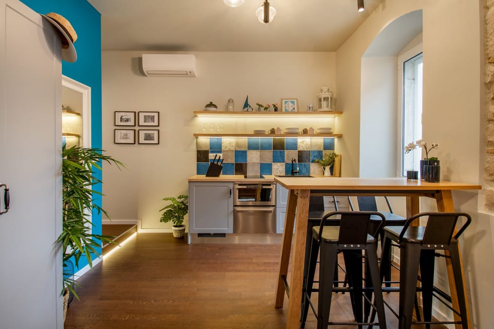 Studio | In-room dining