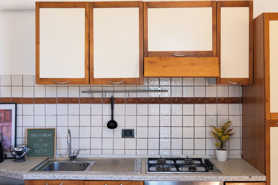 Apartment, 4 Bedrooms | Private kitchen | Fridge, oven, stovetop, electric kettle