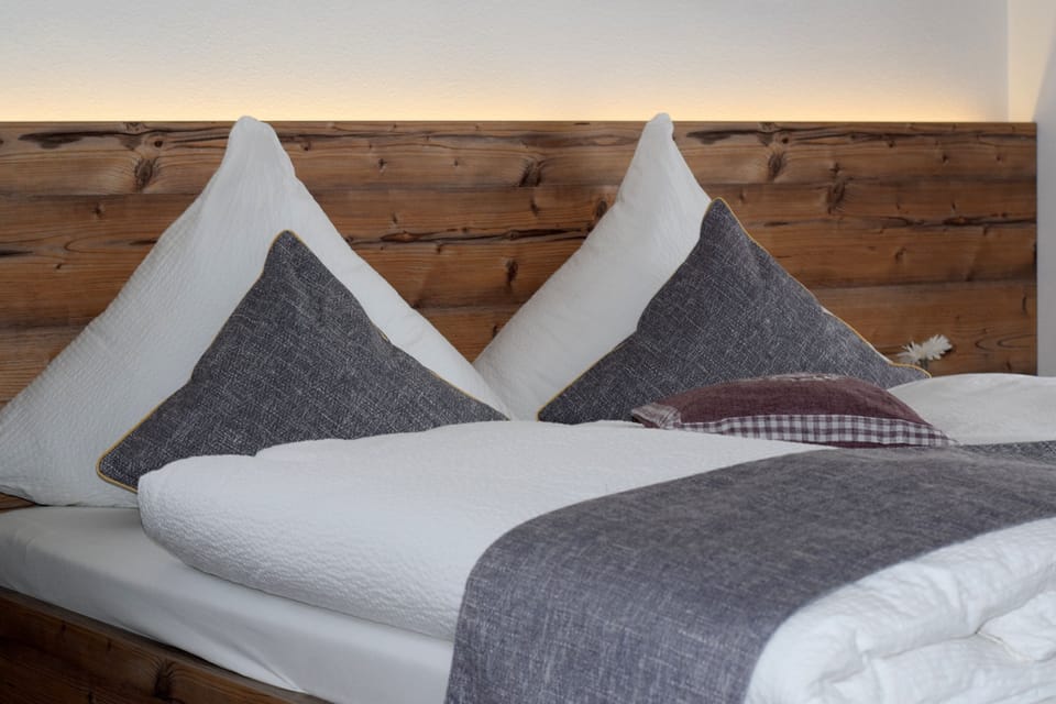 Comfort Double Room | Free WiFi, bed sheets