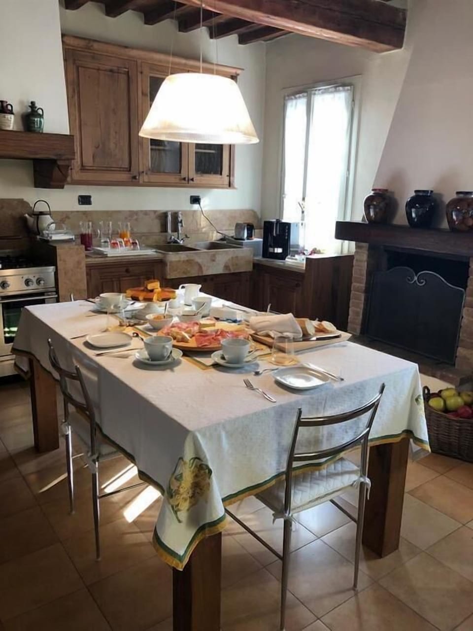 Free daily buffet breakfast