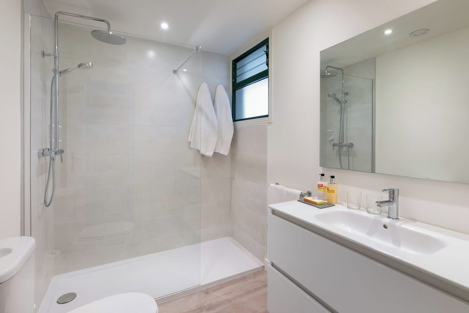 Towels, soap, shampoo, toilet paper