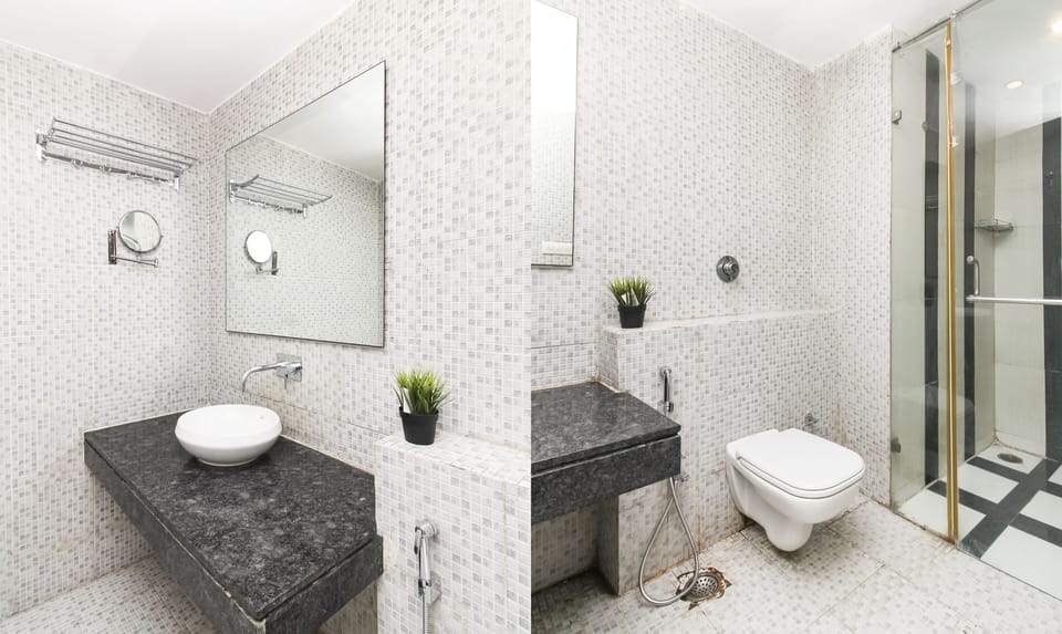 Premium Room | Bathroom | Shower, free toiletries, towels