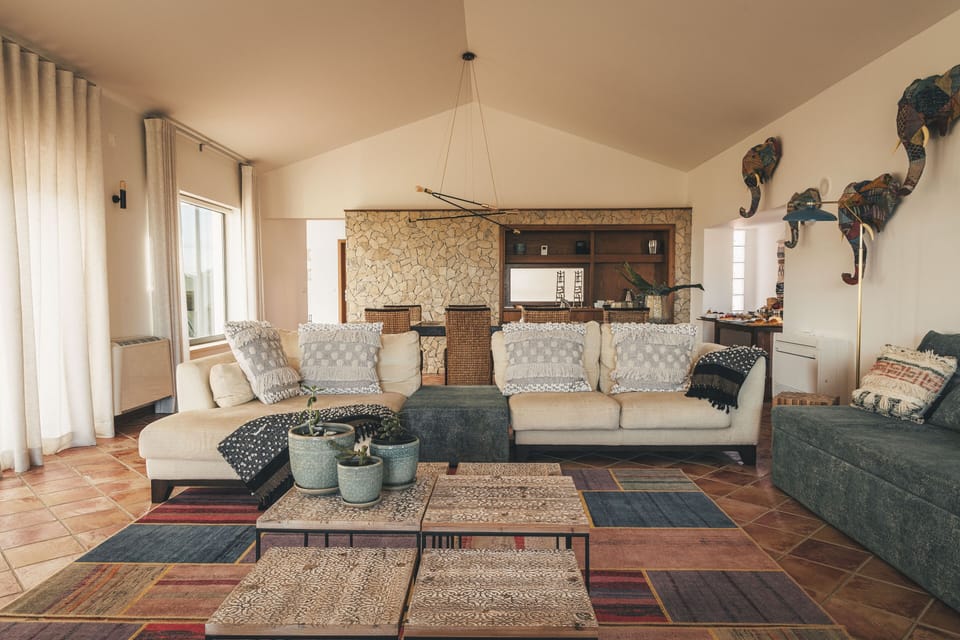 Villa Master | Living area | Fireplace, table tennis, toys, books