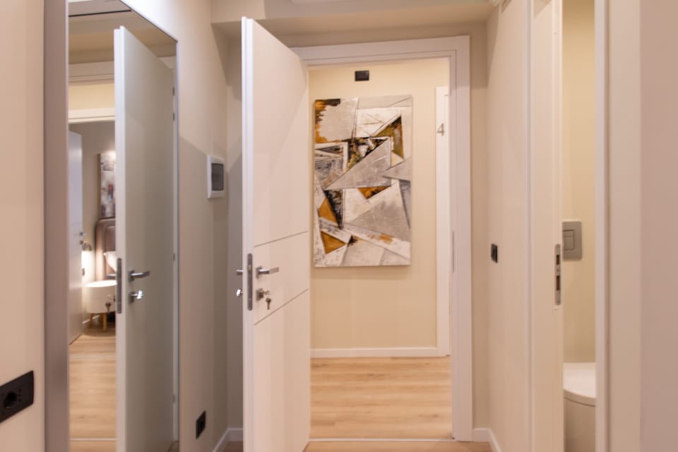 Classic Double Room | In-room safe, desk, soundproofing, iron/ironing board (on request)