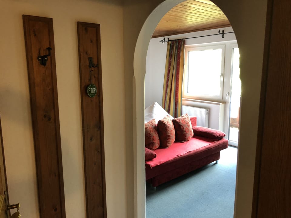 Standard Quadruple Room | Desk, soundproofing, WiFi (free), bed sheets