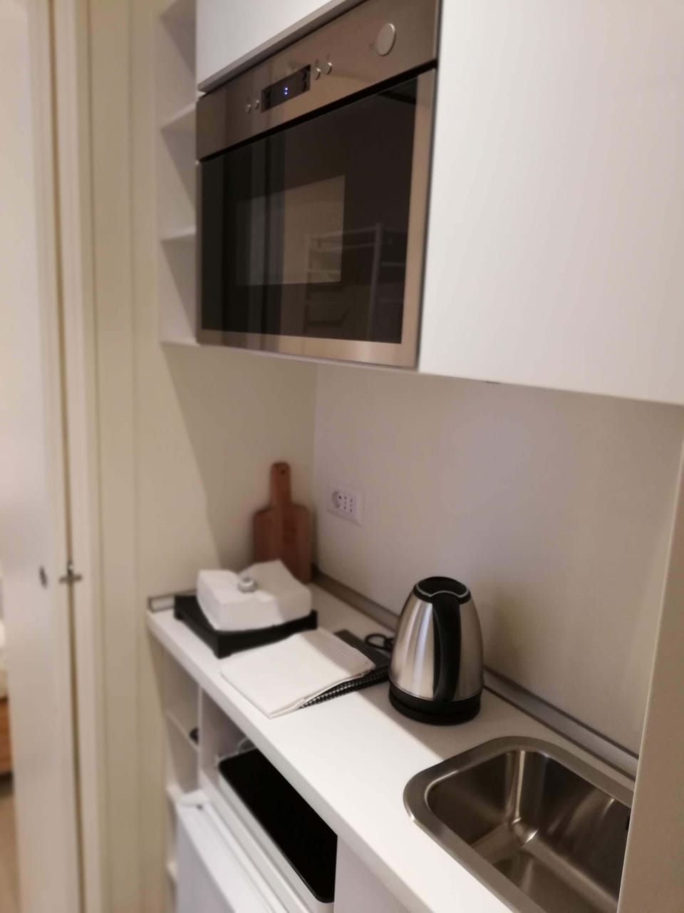 Apartment, 1 Bedroom | Private kitchenette | Fridge, microwave, stovetop, electric kettle